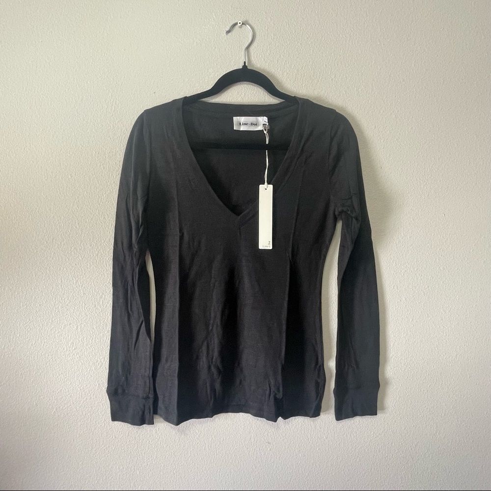 Line + Dot Black Long Sleeve V-neck tee Size Small NEW with tags